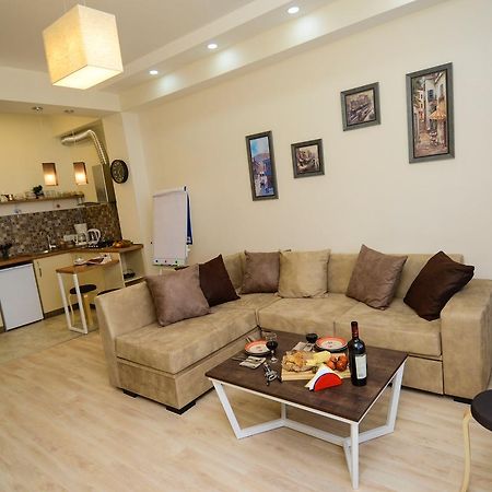 B-Lax Apartment Тбилиси Экстерьер фото